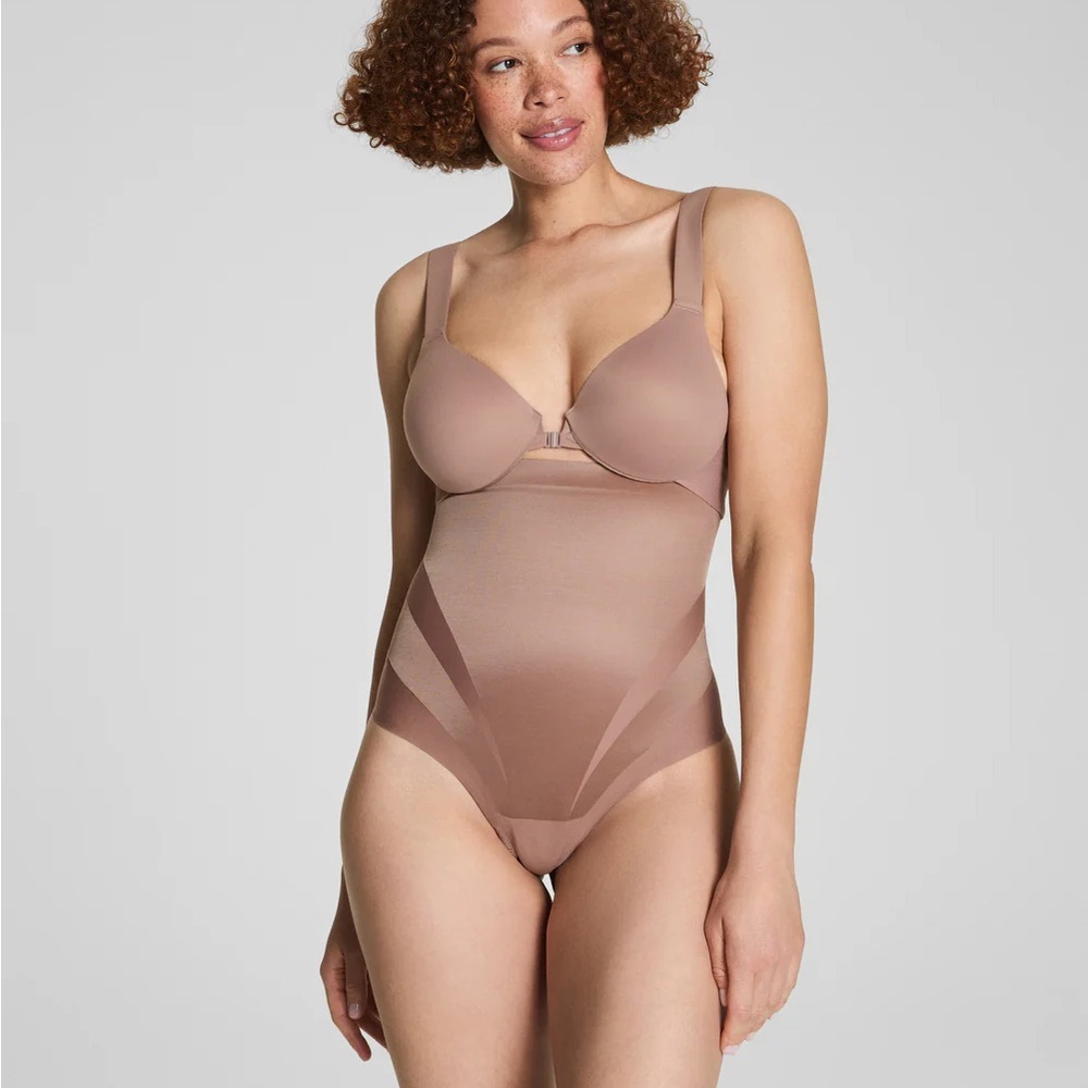 SPANX Supersculpt transform high waisted thong